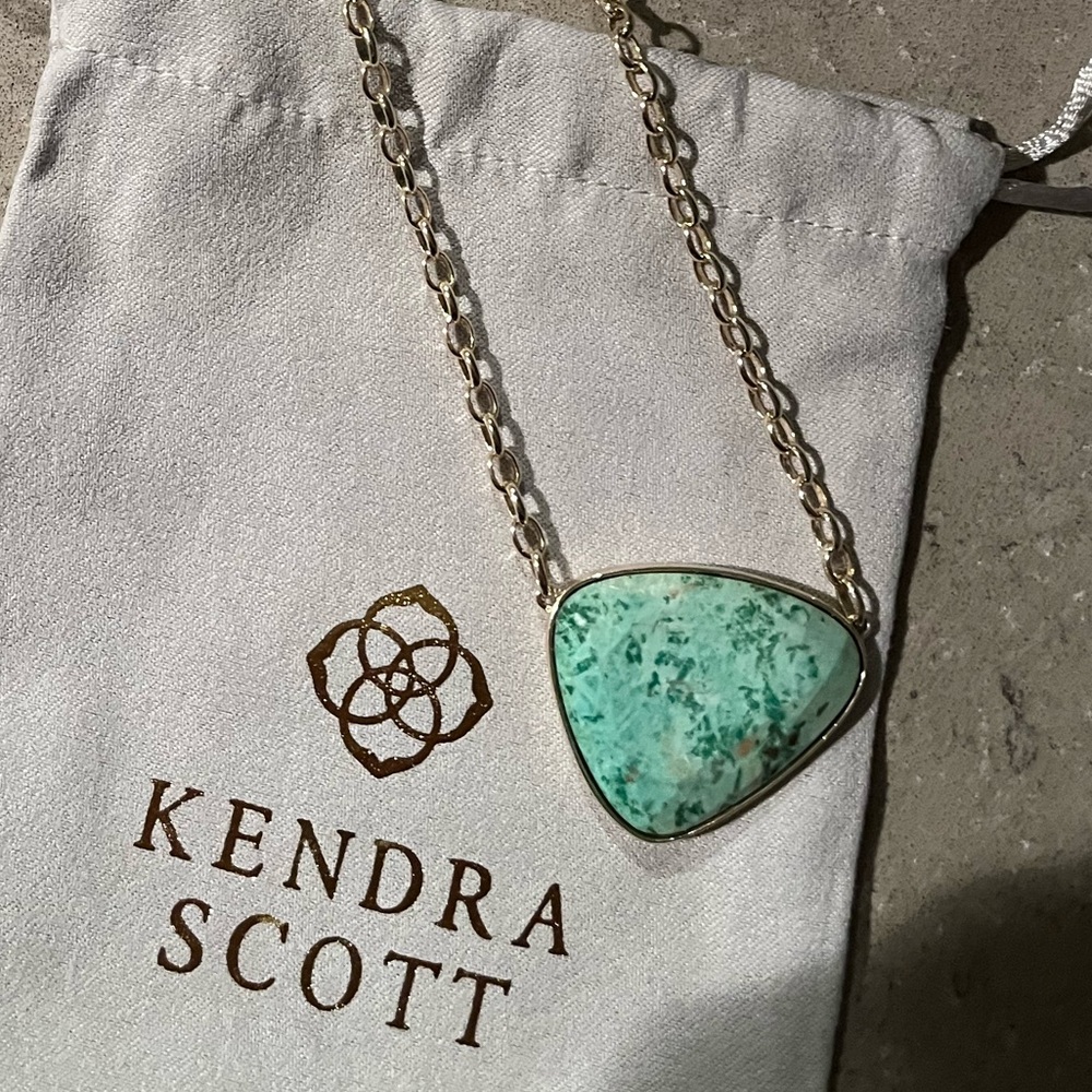 Kendra Scott McKenna Pendant
